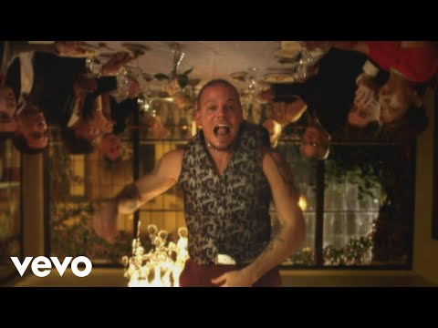 Calle 13 - Vamo' A Portarnos Mal (Video)