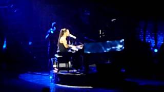 Alicia Keys - Pray For Forgiveness Live @ Bercy 31/05/10