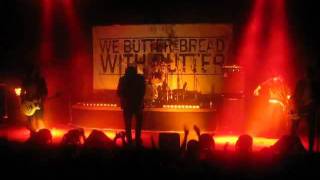 We Butter The Bread With Buter - 14 Der kleine Vampir