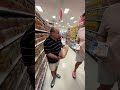 Comprando 2 cositas en el supermercado 😂