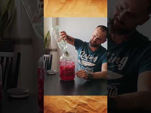 Nalewka Truskawkowa #nalewka #drink #likier #truskawki #wino