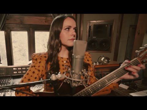 Not Mine (OFFICIAL MUSIC VIDEO) - Taylor Rae