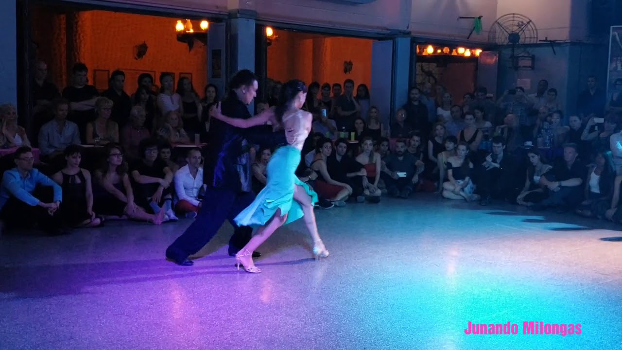 MARIANO "CHICHO" FRUMBOLI & MOIRA CASTELLANO 04/05