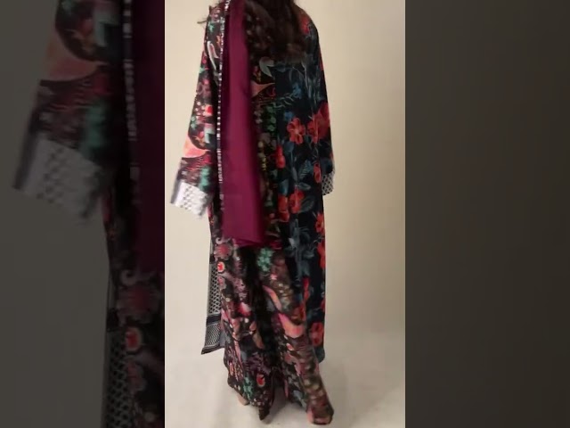 عباية لف ملونة بنمط الشماغ