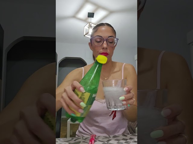 Vídeo relacionado con MAISON PERRIER FOREVER Agua con Gas con Sabor Limón, 4 packs 6 x 50 cl, 24 Botellas