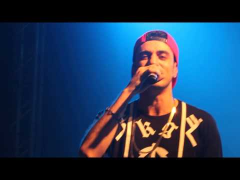 FRED DE PALMA ft. MARRACASH - MUOVI IL MONDO LIVE @ PALARAVIZZA (PAVIA)