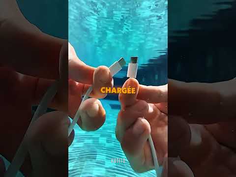 Il déballe son nouvel iPhone 17 sous l'eau 😂 #shorts