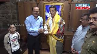 Actor Akshay Kumar Visits Shirdi Sai Temple, Shirdi, Maharashtra