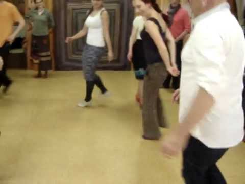 2 Kemener, girl's steps