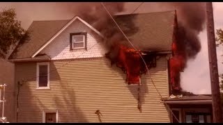 preview picture of video 'Kalamazoo House Fire on North Westnedge Ave'