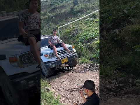 ¿Así también sacan el pimentón en tu región? 🌶️🚙