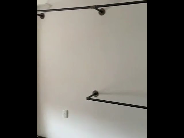 Vídeo relacionado con Heavy Du - Perchero de pared de metal para boutiques, diseño de arco creativo, 400 cm de largo, perfecto para tiendas minoristas y uso comercial d h