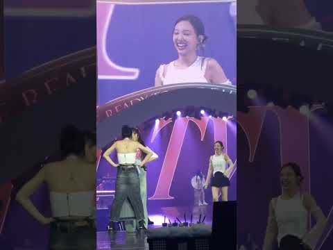 FANCAM | 230924 | TWICE READY TO BE in BANGKOK - ENCORE - STRAWBERRY and SHOTCLOCK