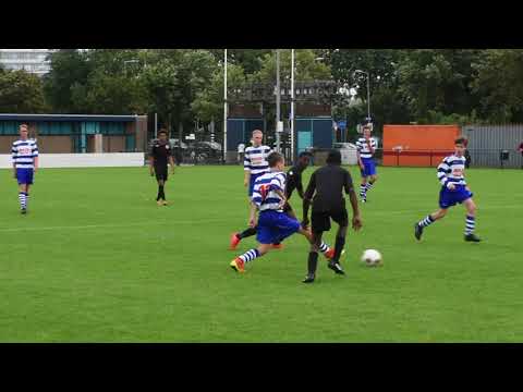 De betrokken Spartaan JO17-1 - OLIVEO JO17-2 Oefenwedstrijd