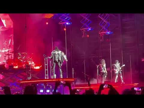 Gene Simmons of Kiss almost falls off the stage