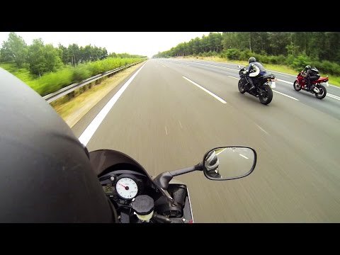 Kawasaki Ninja ZX-6R vs Yamaha R6 vs Honda CBR 600 RR - Acceleration [1080p]