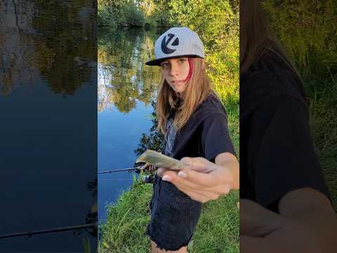 I wouldn't have thought €5 would work 😜☝️! ​​#fishing #funny