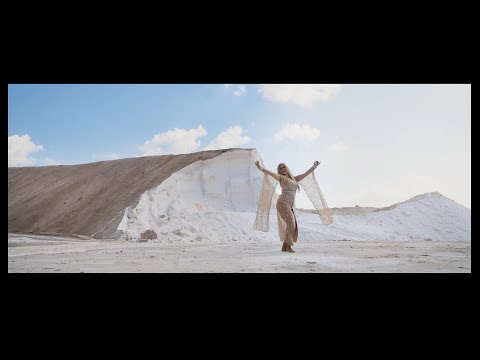 La Húngara - Locamente (Vídeo Oficial)