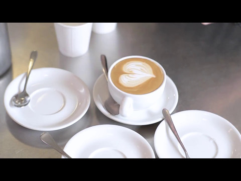 Anouk Cafe serve orgulhosamente Café Merlo