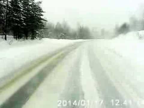 Schwerer Unfall im Ural mit vier Toten [Video aus YouTube]