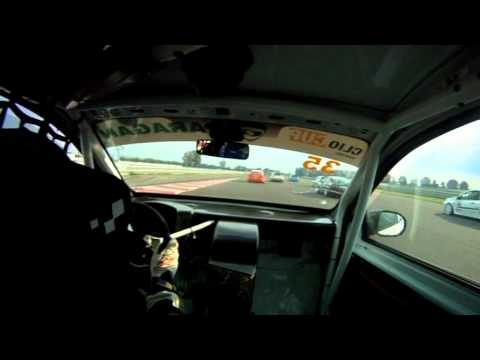 Renault Clio Cup Bohemia 2011 - Slovakiaring - Marc-Uwe von Niesewand - Crash in Runde 1