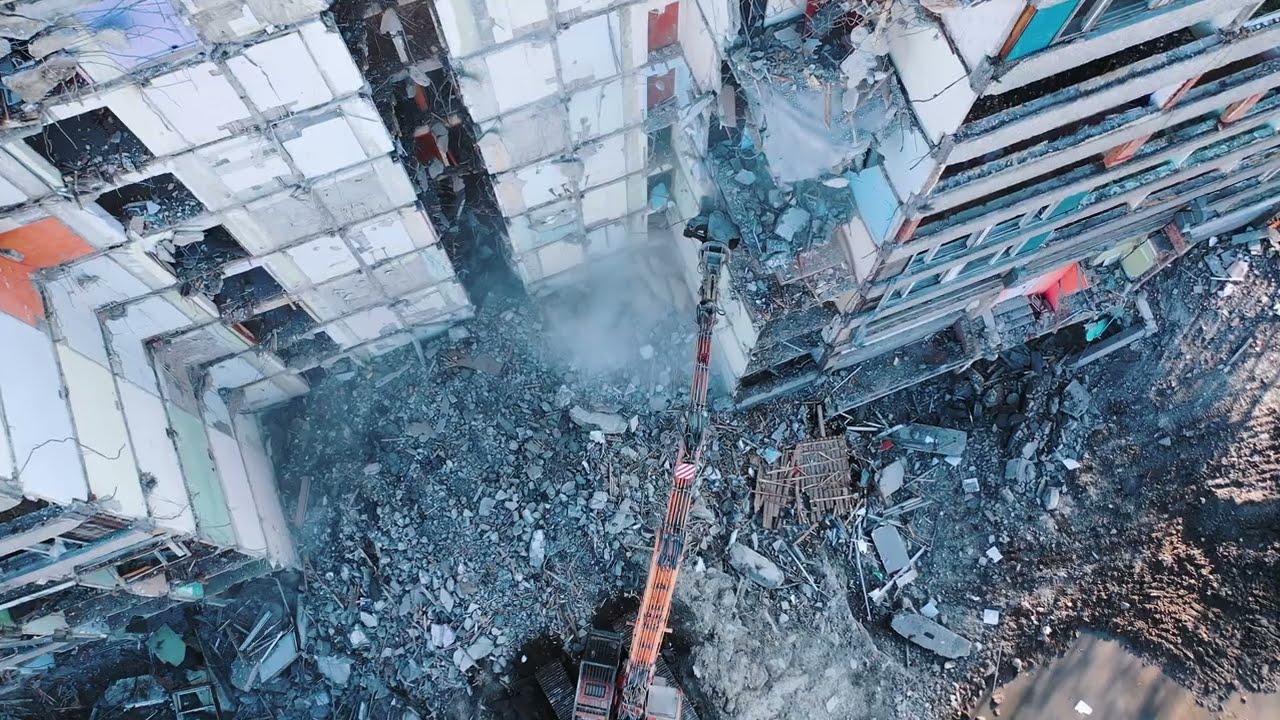 Demolition Dynamics: Inside the Thrilling World of Industrial Demolition Experts!