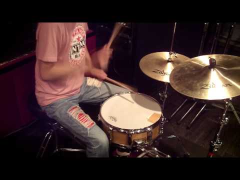 Nate Smith 's Funky Groove and Fill #4 ( 16th Note Triplet Licks ) - Drum Lesson #316