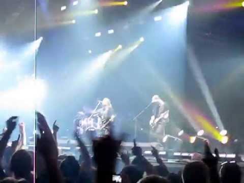 Kabát- Frau Vogelrauch