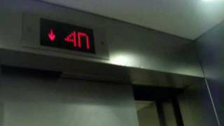 preview picture of video 'Electra service elevator at Hakanyon Hagadol in Petah Tikva(Service elevator)'