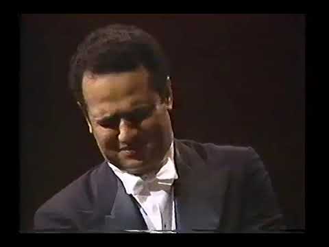 Andre Watts plays: George Gershwin: preludes #1, #2, #3.....