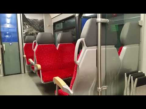 Mitfahrt mit der Zentralbahn zb/Innenraum und Fensterblick/Zwischen Meiringen BE und Innertkirchen