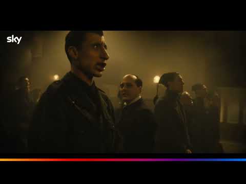 M - IL FIGLIO DEL SECOLO | Benito Mussolini e la rivoluzione | HOT CORN