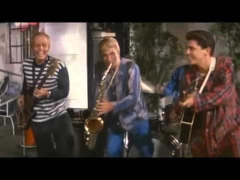 Dick Dale - Misirlou (Surf's Up/60's Dance Video)