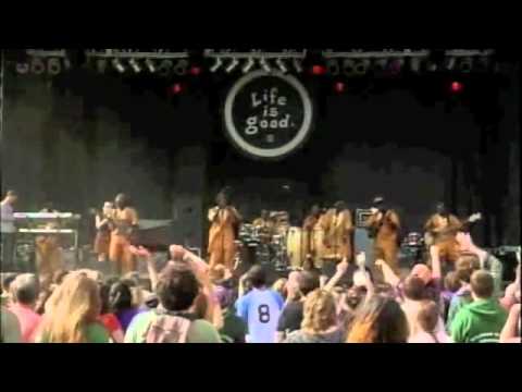 Sierra Leone's Refugee All Stars "Tamagbondorsu" Live