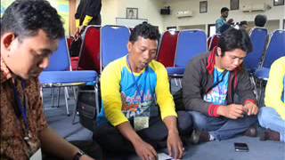 preview picture of video 'Dialog Nelayan Indonesia dengan Mentri Kelautan dan Perikanan Ibu  Susi Pudjiastuti'