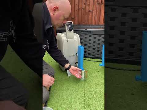 Prevent and fix E02 by descaling a Lay Z Spa Airjet with an EASY-SCALE ™️ kit.