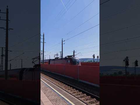 230 km/h - Railjet Xpress powered by two Taurus locomotives passing through Tullnerfeld #train