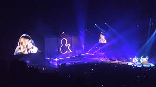 Julien Dore - nuit pourpre en duo avec Louane - live Hotel Accord Arena - 15/12/2017