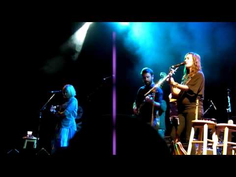 6000 Miles - The Waifs at Port Fairy Folk Festival 2011