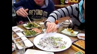 preview picture of video 'Eating alive octopus in Paju Si, South Korea'