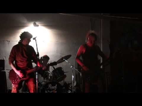 LA PURRIA- La fosa común (CSO La Astilla 25-2-11)