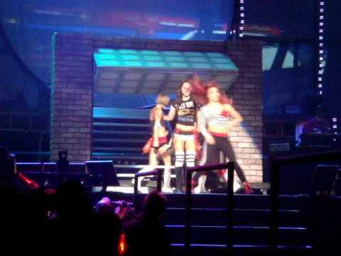 Lee Hyori: 1st Concert - Hey Girl [FANCAM] HQ