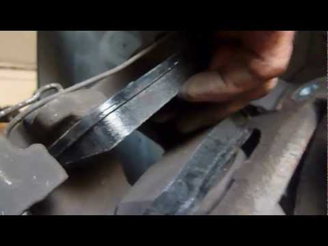 How to renew front disc pads.