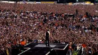 Robbie Williams- We Will Rock You + Monsoon - Live at Knebworth