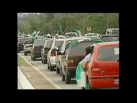 Em 2007, torcida do Coritiba comemora o título da Série B
