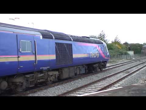 HST limps out of Didcot on one engine only (OEO) after rear power car failure