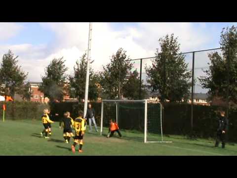 Reiger Boys E2 - Koedijk E2 2010 Doelpunt Joy of Nolan