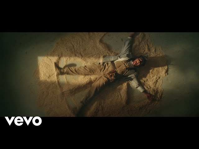 Video zu 'Baby Goddamn' ansehen