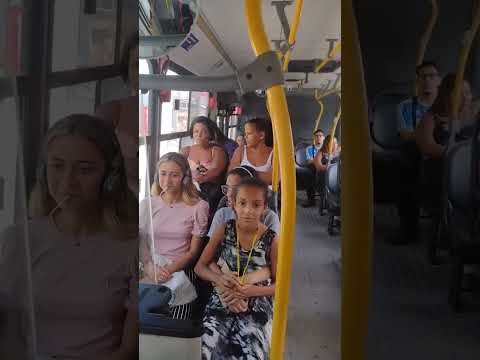 Vinícius Zn rimando no busão