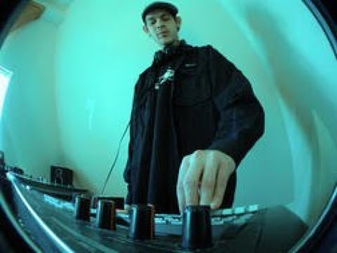 Dj Kwikka / Hazai Márka /Af crew / Apesh feat. Onedees - Az élet színpadán